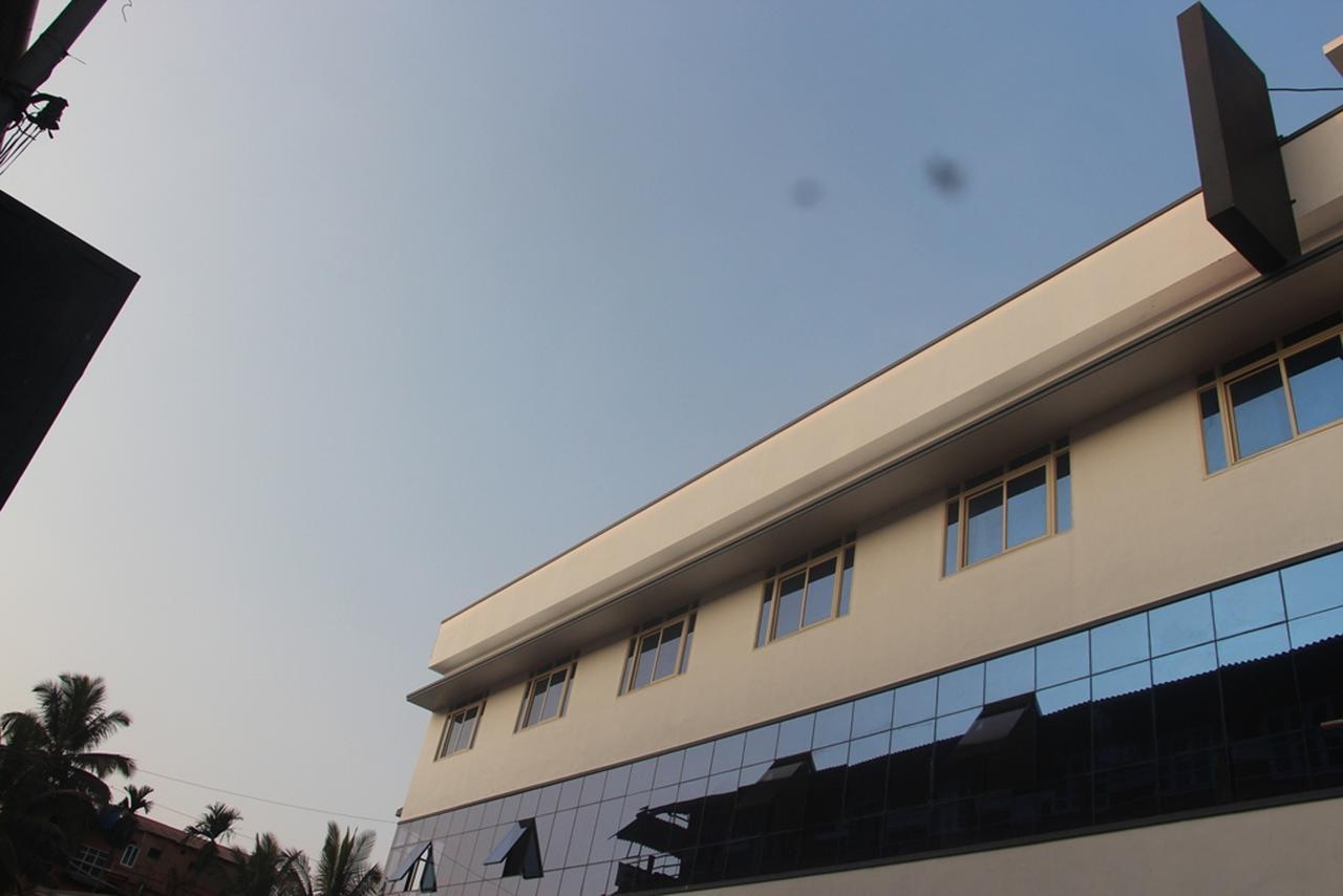 Clouds Inn Sultan Bathery Exterior foto